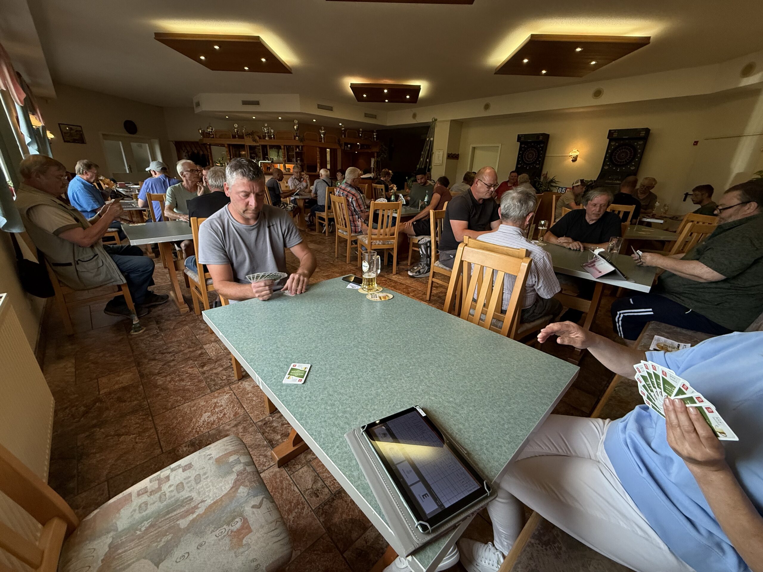 Volle Hütte beim SkatTreff