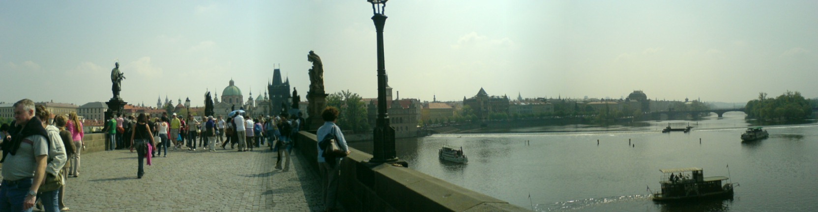 Panoramablick von der Karlsbrücke in Prag